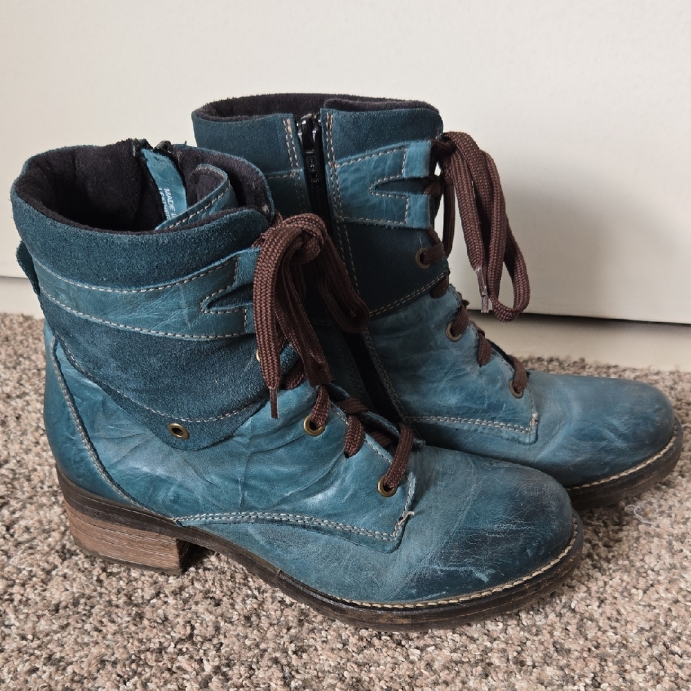 Stylish DROMEDARIS Teal Lace-Up Boots for Women